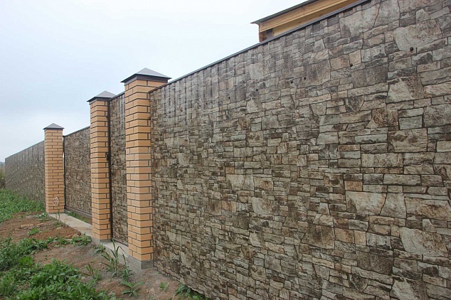 Забор из профнастила "Под камень", высота - 2 м в Новосибирске по низкой цене